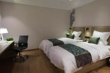 Hotelli Green Tree Inn Express Danyang Wuyue Square Railway Station