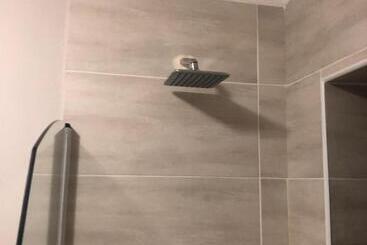 پانسیون Exclusive Townhouse At The Square