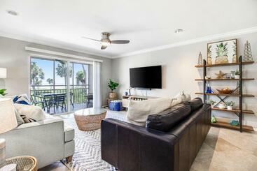 בית מלון כפרי Beach View Bliss