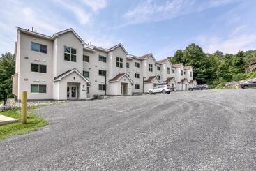 Hotel Mountainside Ski Lodge