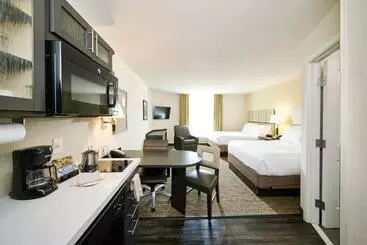 ホテル Candlewood Suites Columbus Northeast, An Ihg