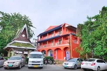 Pensió Anda Orange Pier Guesthouse