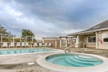 فندق Lighthouse Views