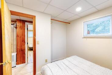 ホテル Modern Log Chalet   Lower Unit