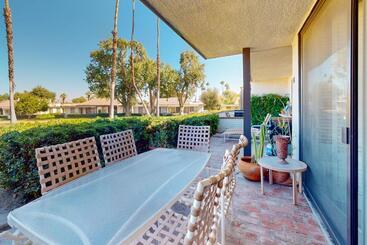 Hotelli Rancho Mirage Condo