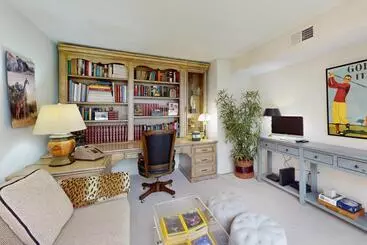 Hotelli Rancho Mirage Condo
