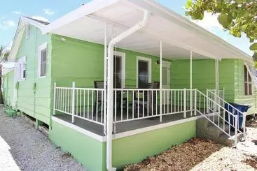 ホテル Seaspray Beach Cottage B