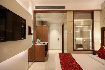 호텔 Gurudev Grand