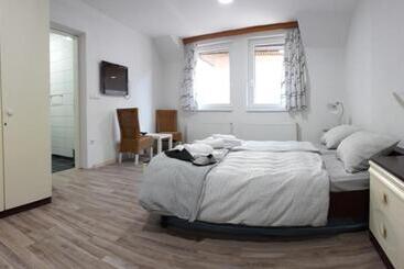 膳宿费 Apartments&rooms Mido