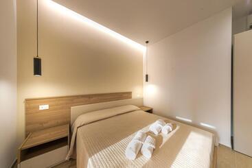 پانسیون Coresi Rooms