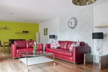 تختخواب و صبحانه The Arthouse