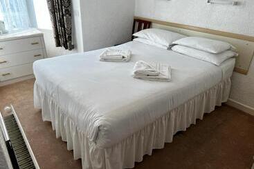 בית מלון כפרי Delton