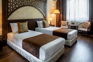 فندق Orient Star