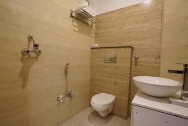 فندق The Connaught House Jaipur