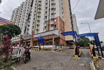 Huoneistohotelli Arsakha 001 Apartemen Cibubur Village By Nara Property