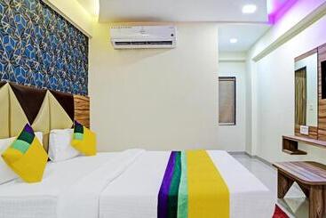 Itsy Hotels Rk Palace