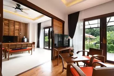 Hotel Cascade Tara