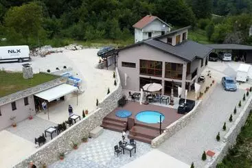 تختخواب و صبحانه Josanica Bed&breakfast