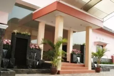 Hotel Atrium Resort &