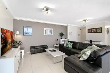 호텔 Surfers Century Oceanside Apartments