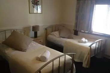 بنسيون The Nags Head