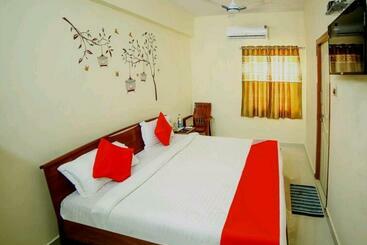 Hotel Nandas Grand