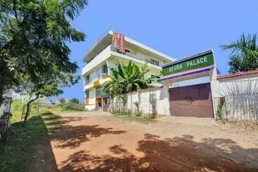 Hotel Oyo 70023  Rommies Inn