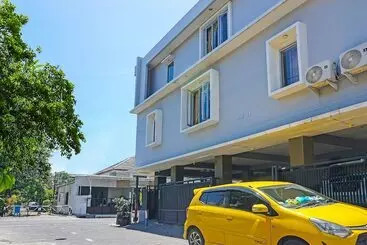 Hotel Reddoorz Syariah At Delta Sari Aloha Waru