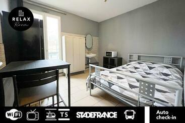 مبيت وإفطار 03  Chambre Avec Lit Double Proche Paris Et Transports Wifi