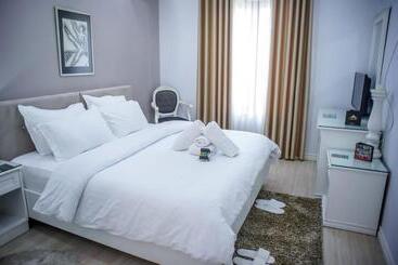 Отель Univers Resort