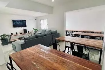 Black Star Art Hostel