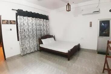پانسیون Eththota Walawwa Bungalow   Private Rooms With Attached Bathrooms   Ac Or Non Ac