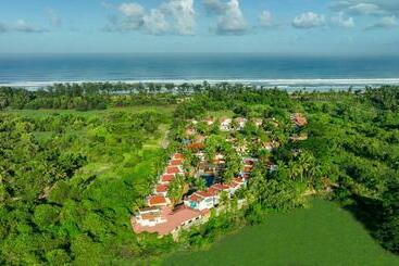 בית מלון כפרי Country Inn Goa Varca Beach   2 Minutes Walk To The Beach