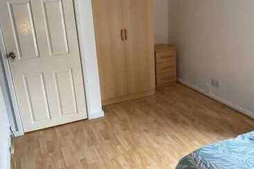 Pensionat The Vacationers   Pvt Rooms With Shared Bath