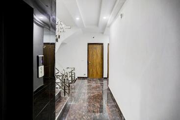 Отель Flagship 93499  Belmond