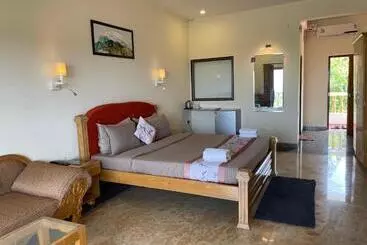 Hotelli Sparv Aulakhs Resort
