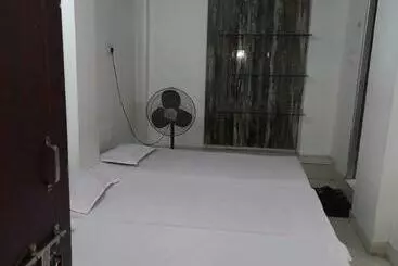 Pension  Oyo Home 93217 Atithi Geust House