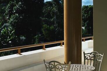 Crown Beach Hotel Seychelles