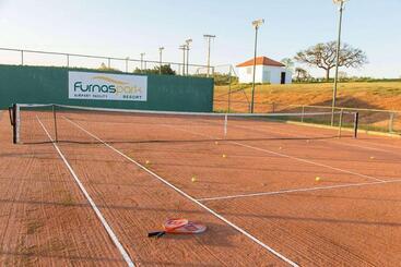 Hotel Ramada By Wyndham Furnaspark