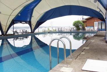 Novy Bereg Hotel Yacht Club