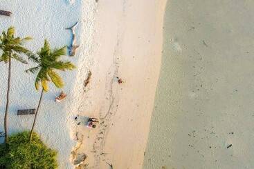 Ari Grand Hotel & Spa