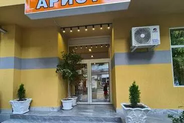 Hotelli семеен хотел аристо