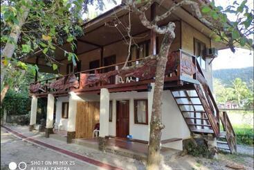 ユースホステル Marianne Port Barton