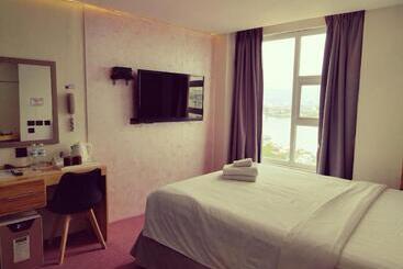 酒店 Sempre Premier Inn Mactan Airport