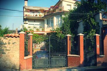 住宿加早餐  Diana Guesthouse