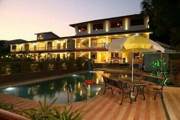 Hotel Meritas Seawind Beach Resort, Shrivardhan