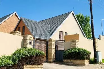 پانسیون Blue Crane Guesthouse
