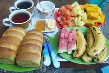 펜션 Mentos Bungalowz Riung