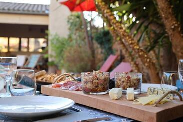 צימר Maison Dix Chambres D Hôtes Et Espace Spa Bien être