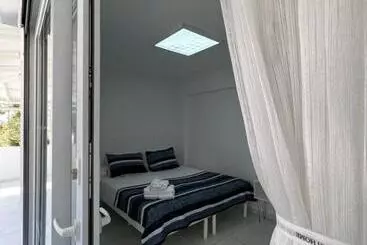 ベッドアンドブレックファースト White Suite Rooms